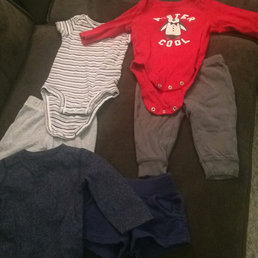 2 Pants, 1 shorts, 3 onesies size 3 to 6 month